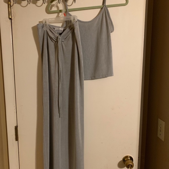 2 piece, slightly cropped tank with matching skirt - Picture 2 of 2